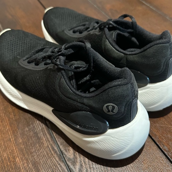 lululemon Beyondfeel Running Shoe, Black Bone Rover, Size 9 - Picture 1 of 3